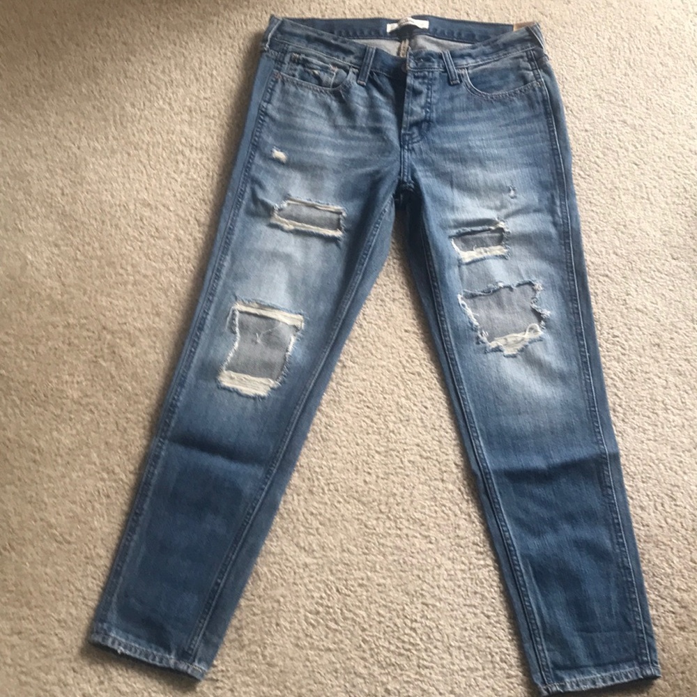 Holister Jean